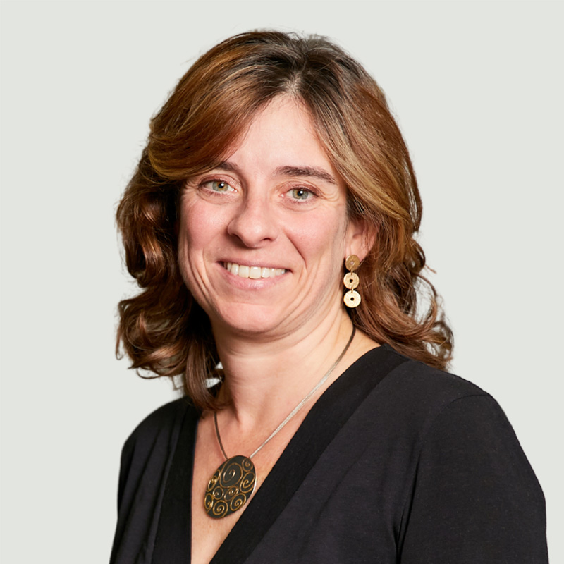 clara-caminal-plainbg-800x800px.jpg