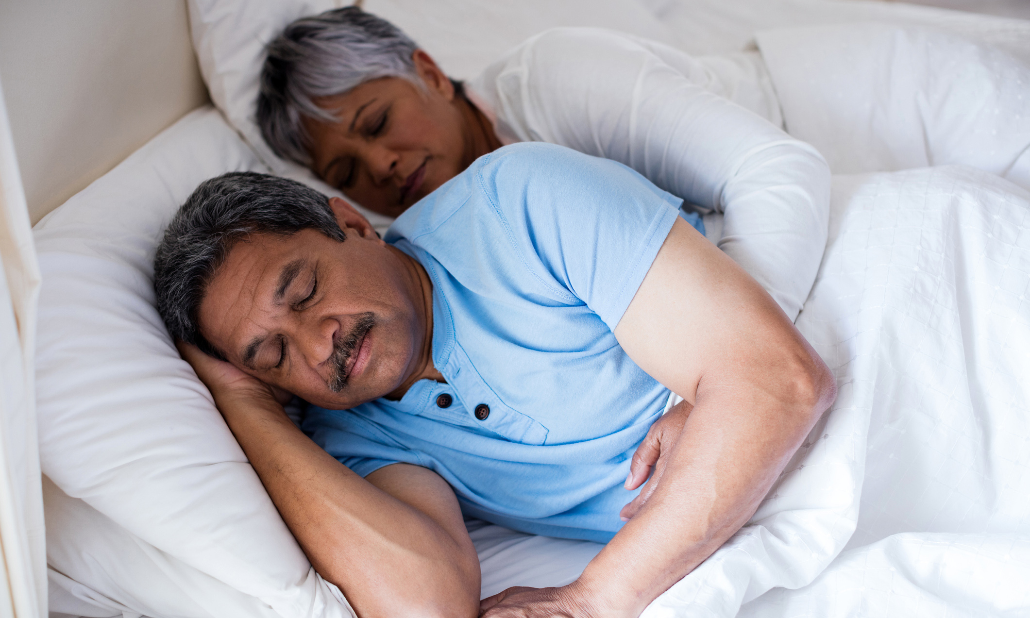 news-sleeping-couple.jpg